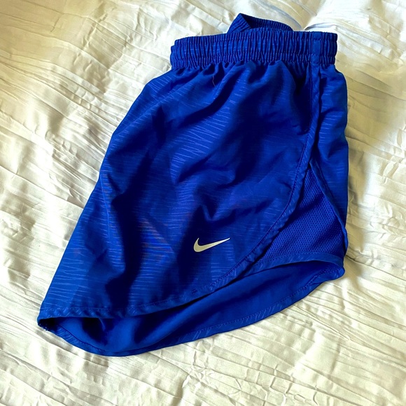 Nike Pants - Women’s Nike running shorts XS